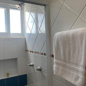 Habitación Estándar con 2 Camas Individuales